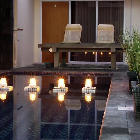 Green Leaf Guest House By Sinergi Maguwo Bagian luar foto