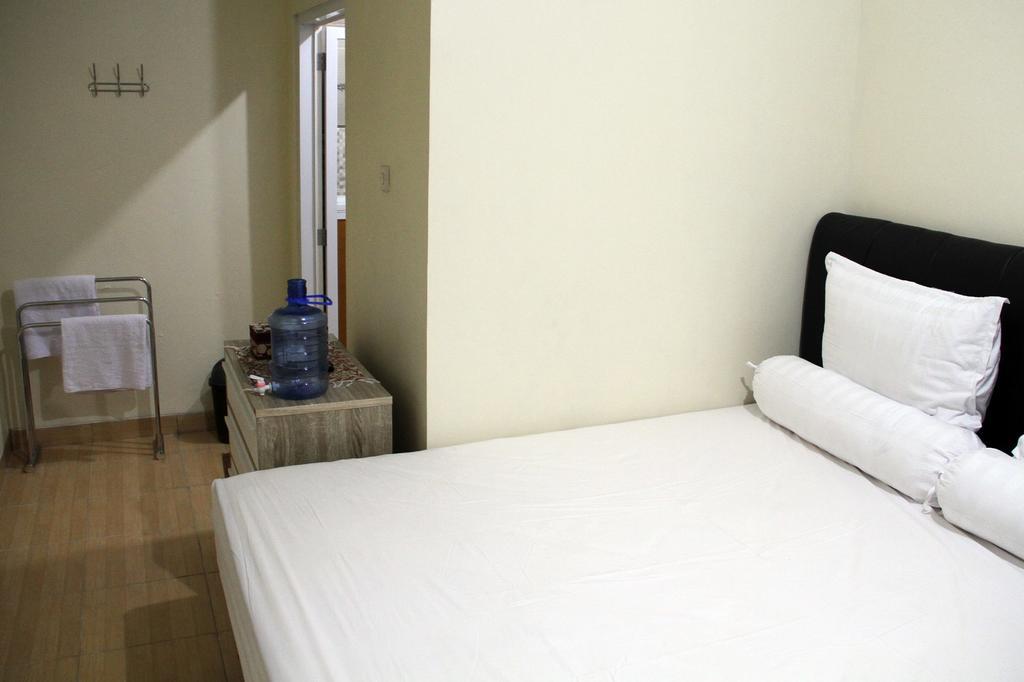 Green Leaf Guest House By Sinergi Maguwo Bagian luar foto