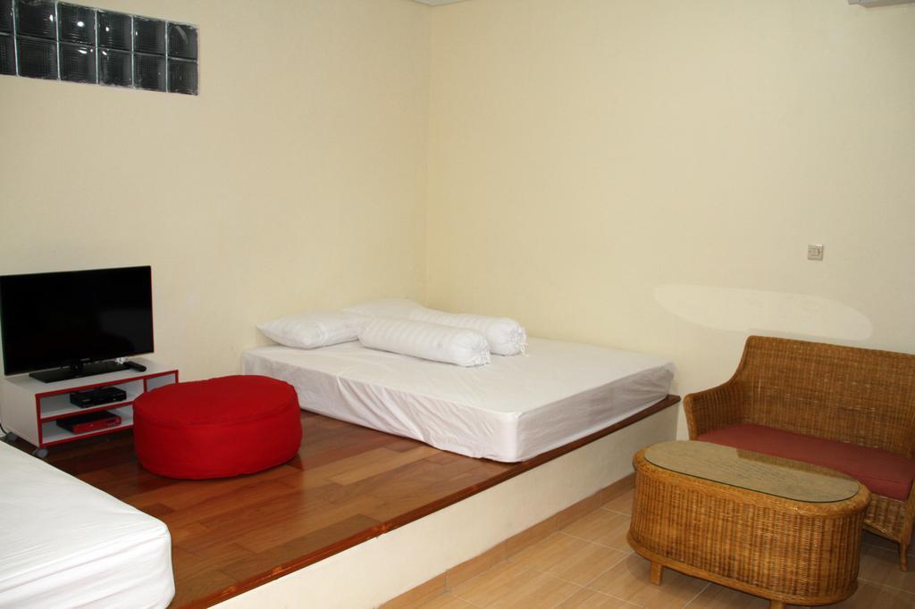 Green Leaf Guest House By Sinergi Maguwo Bagian luar foto